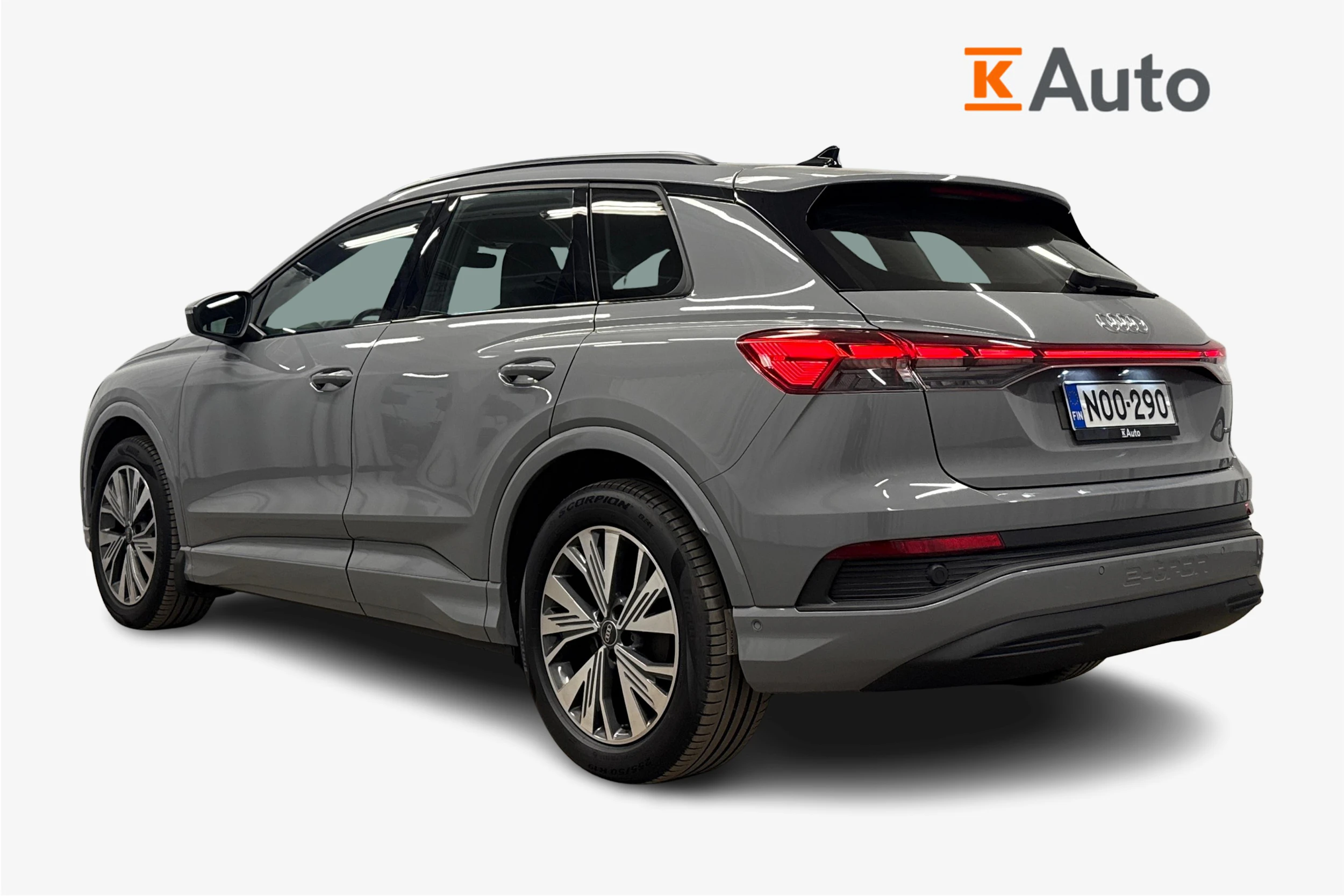 harmaa Audi Q4 e-tron 2023 kuva 2.