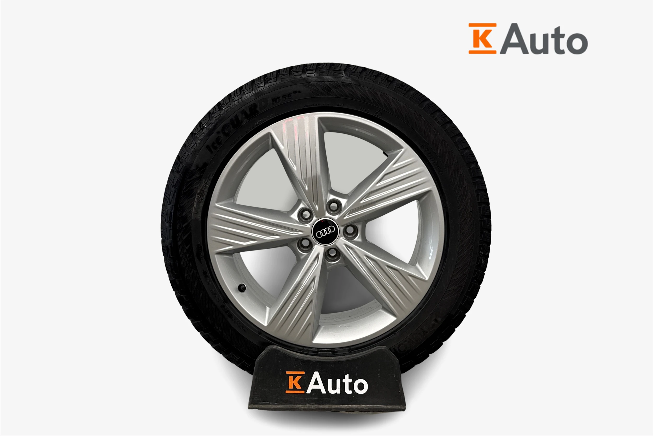 harmaa Audi Q4 e-tron 2023 kuva 9.