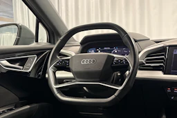 harmaa Audi Q4 e-tron 2023 kuva 11.
