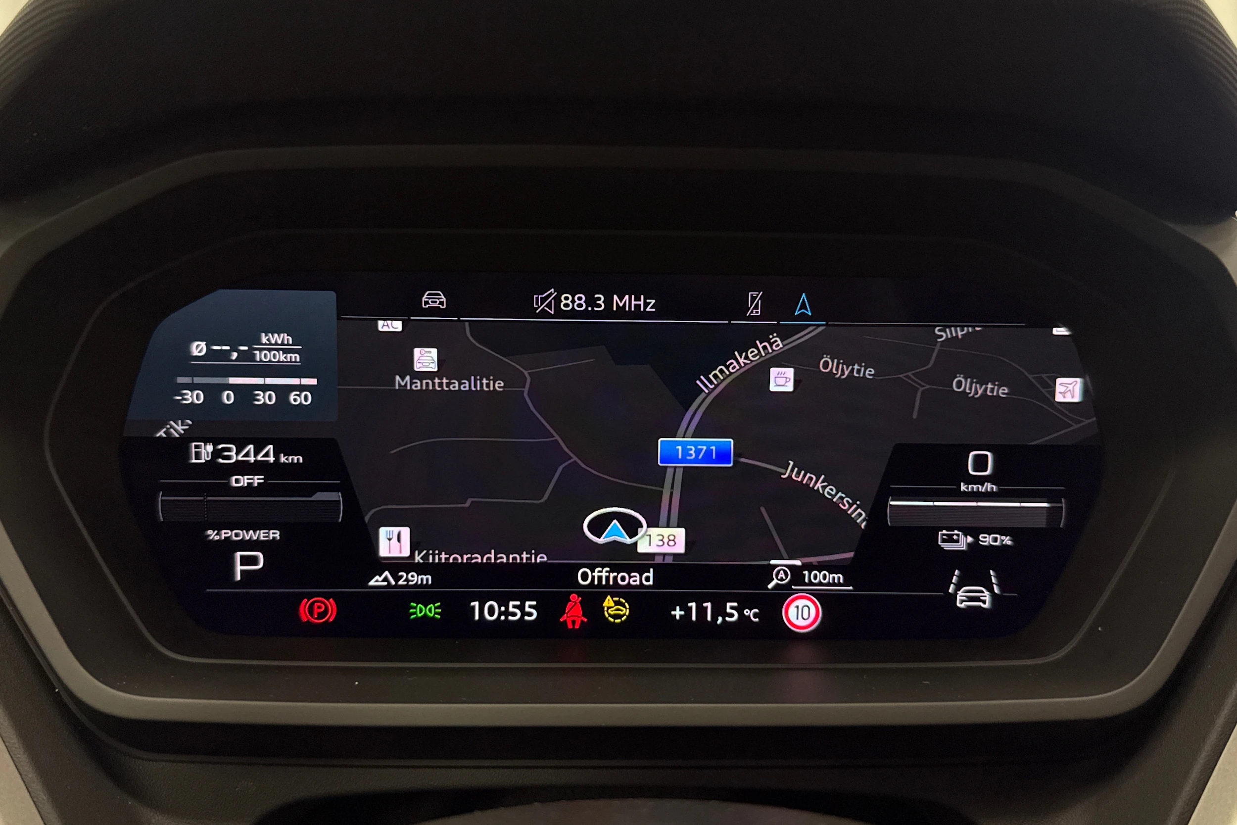 harmaa Audi Q4 e-tron 2023 kuva 14.