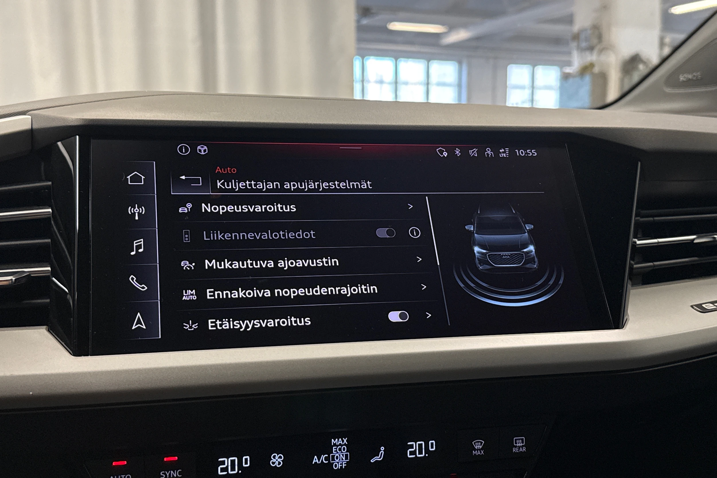 harmaa Audi Q4 e-tron 2023 kuva 15.