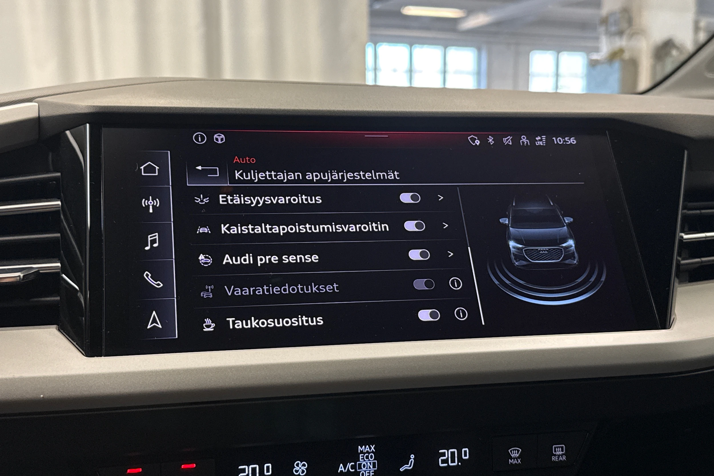 harmaa Audi Q4 e-tron 2023 kuva 16.