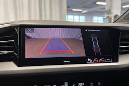 harmaa Audi Q4 e-tron 2023 kuva 17.