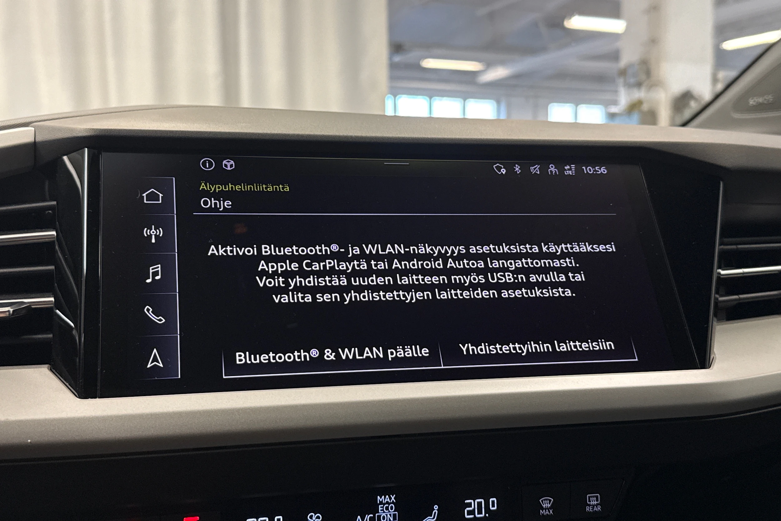 harmaa Audi Q4 e-tron 2023 kuva 18.