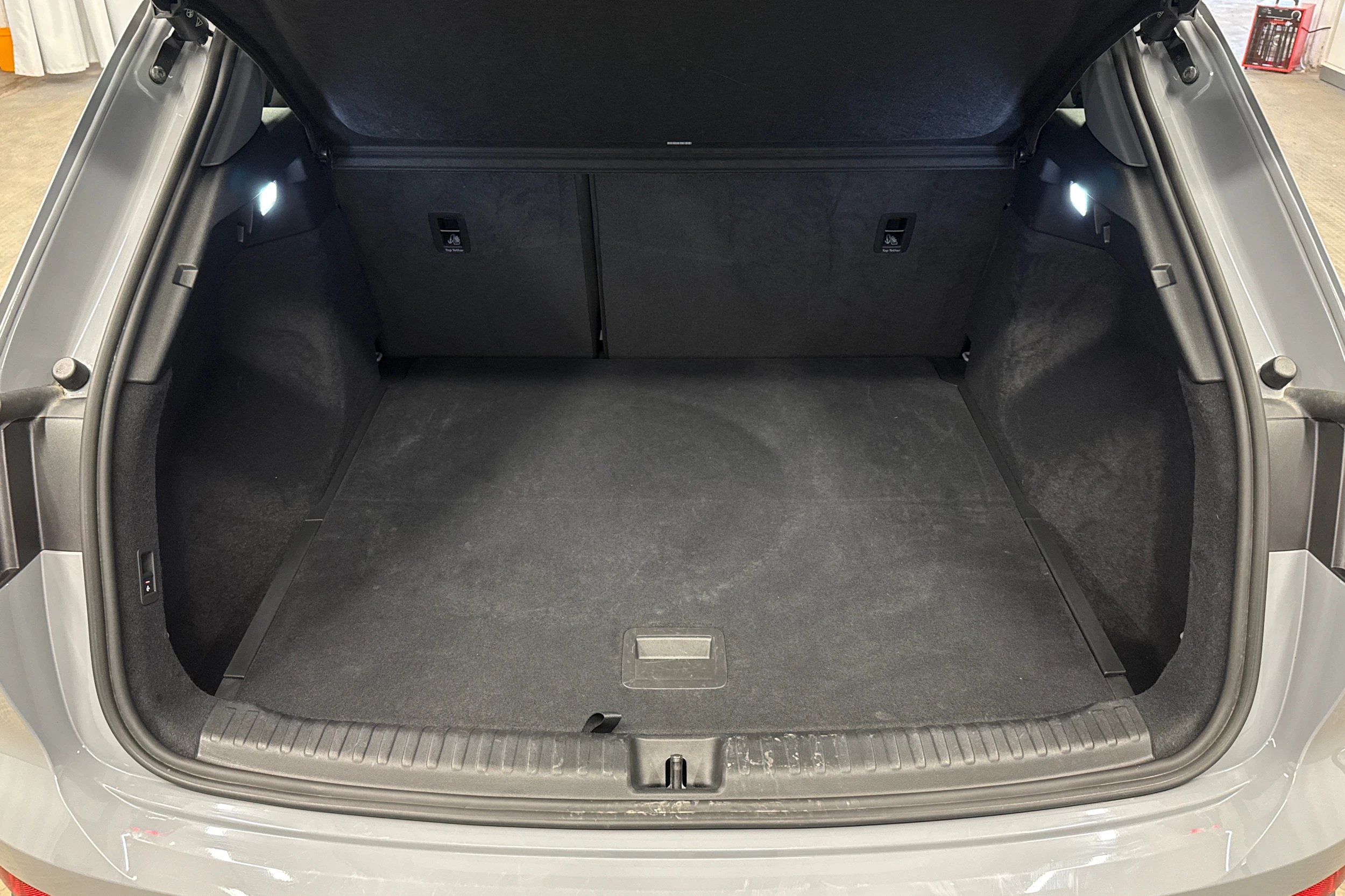 harmaa Audi Q4 e-tron 2023 kuva 23.