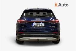 sininen Audi Q4 e-tron 2022 kuva 3.