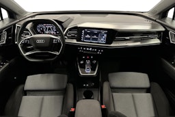 sininen Audi Q4 e-tron 2022 kuva 9.