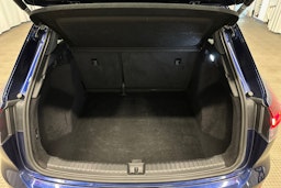sininen Audi Q4 e-tron 2022 kuva 14.