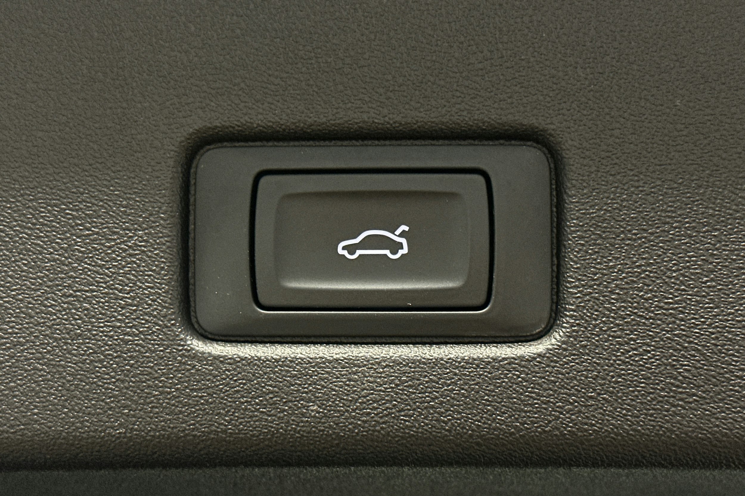 sininen Audi Q4 e-tron 2022 kuva 15.