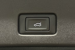 sininen Audi Q4 e-tron 2022 kuva 15.