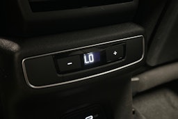 sininen Audi Q4 e-tron 2022 kuva 17.
