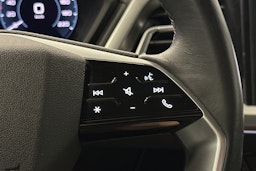 sininen Audi Q4 e-tron 2022 kuva 21.