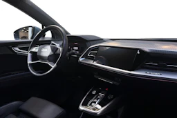 harmaa Audi Q4 e-tron 2022 kuva 7.