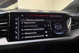 harmaa Audi Q4 e-tron 2022 kuva 19.