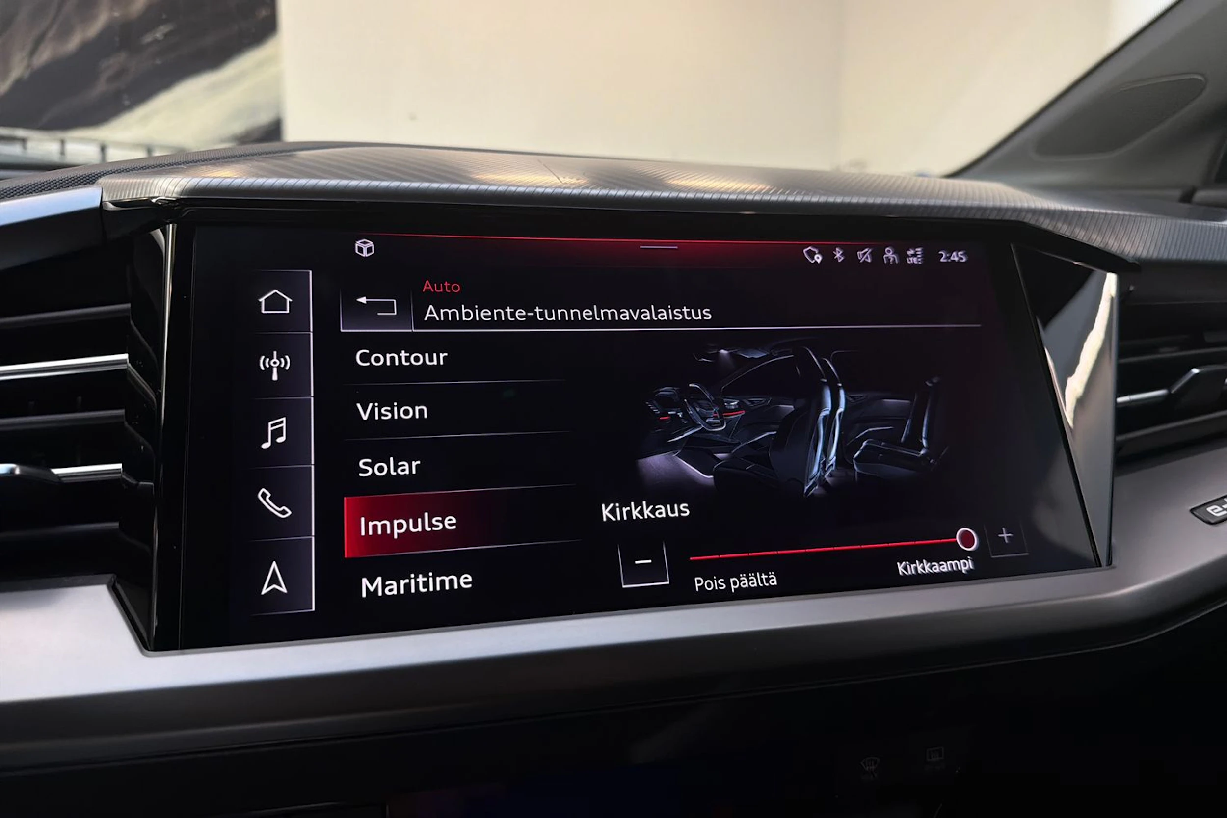 harmaa Audi Q4 e-tron 2022 kuva 21.