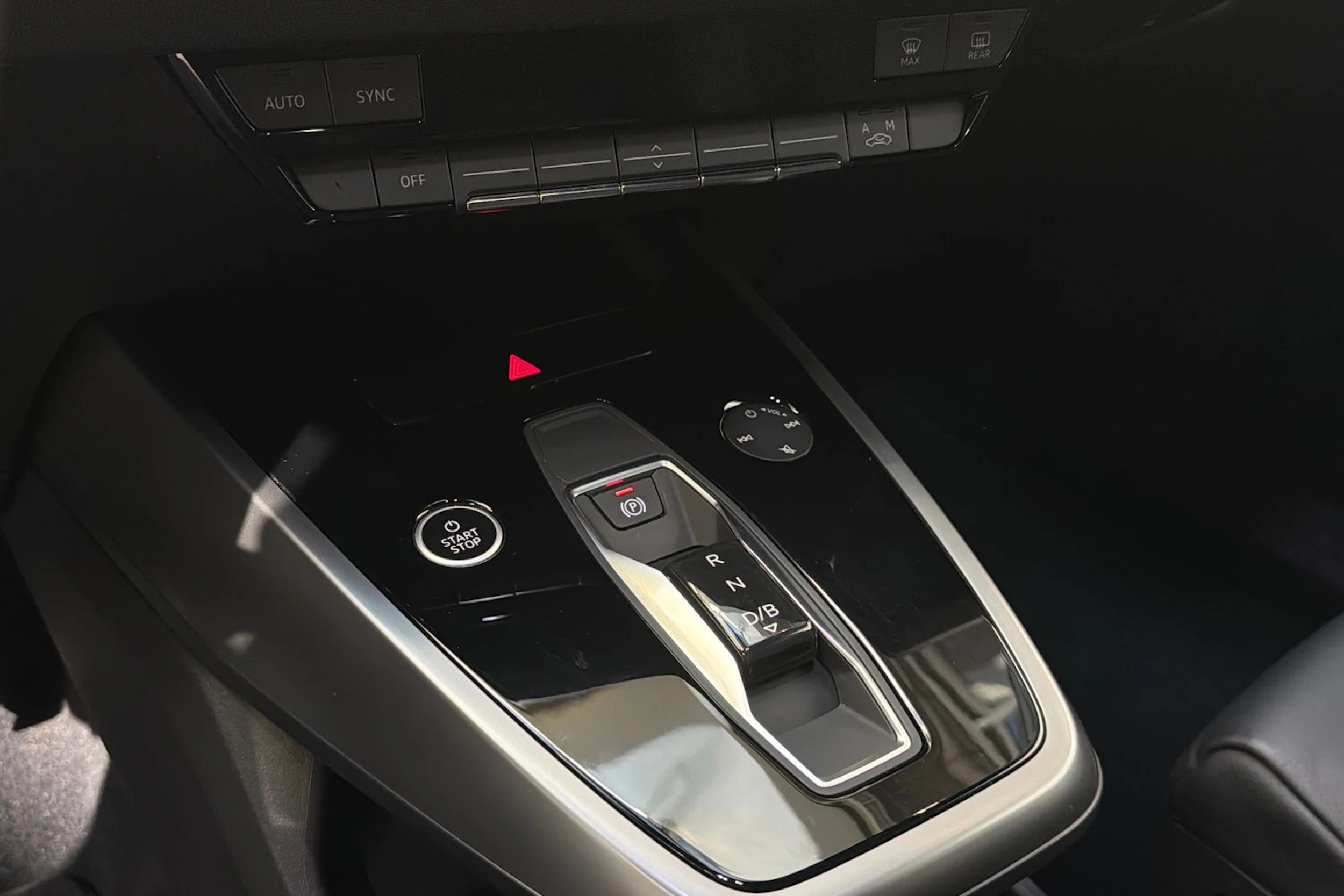 harmaa Audi Q4 e-tron 2022 kuva 26.