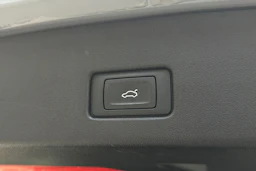 harmaa Audi Q4 e-tron 2022 kuva 30.
