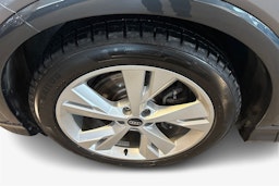 Harmaa Audi Q4 e-tron 2022 kuva 11.