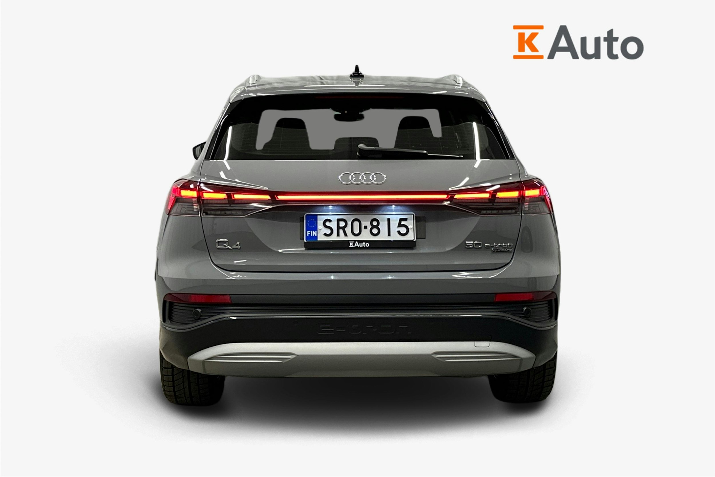 harmaa Audi Q4 e-tron 2022 kuva 3.