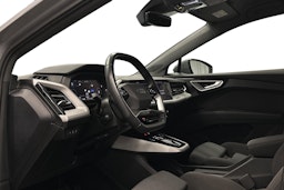 harmaa Audi Q4 e-tron 2022 kuva 6.