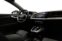 harmaa Audi Q4 e-tron 2022 kuva 7.