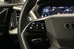 harmaa Audi Q4 e-tron 2022 kuva 11.