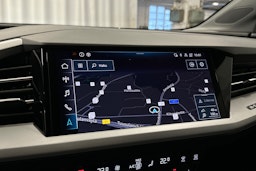 harmaa Audi Q4 e-tron 2022 kuva 15.