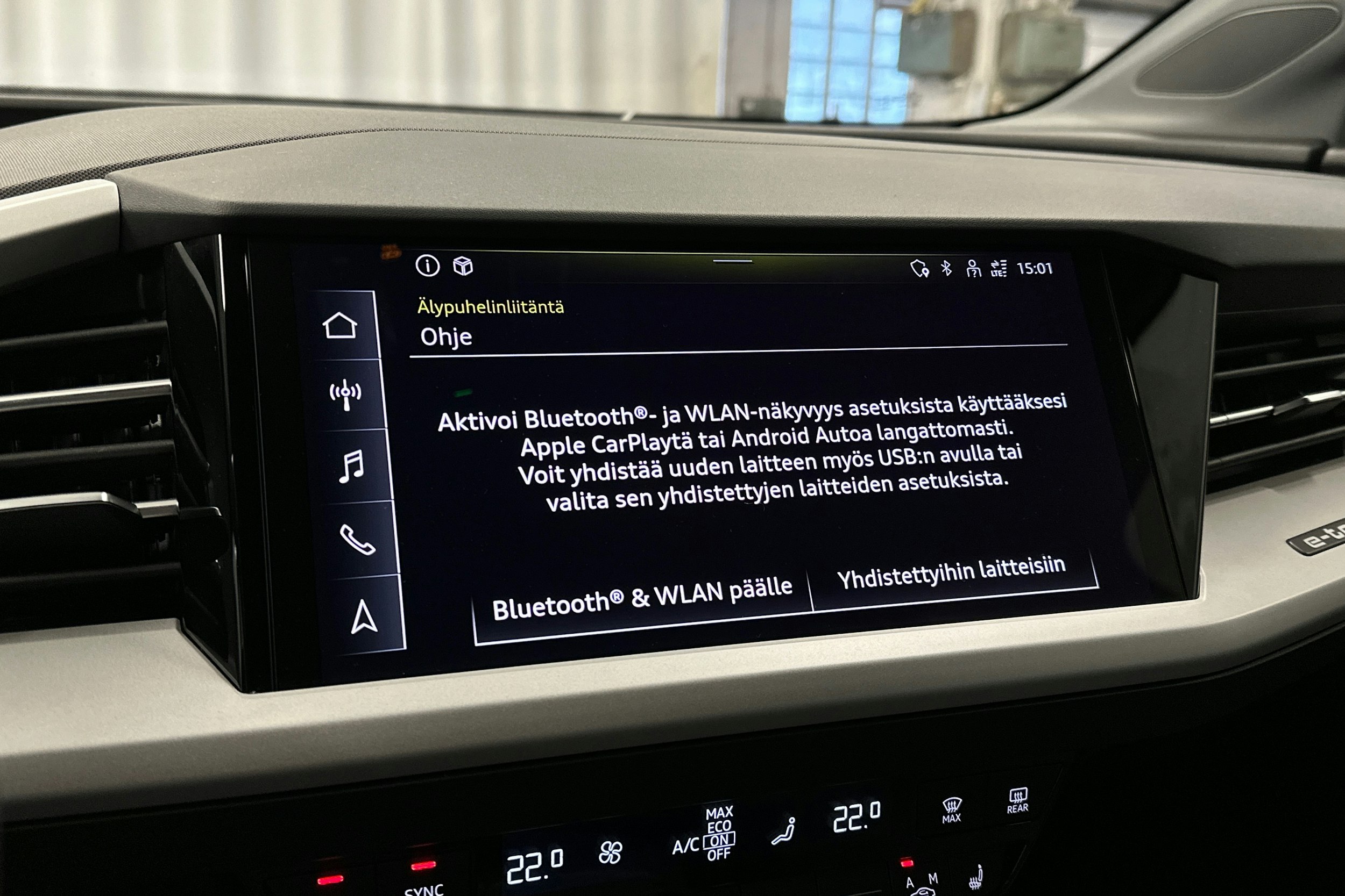 harmaa Audi Q4 e-tron 2022 kuva 16.