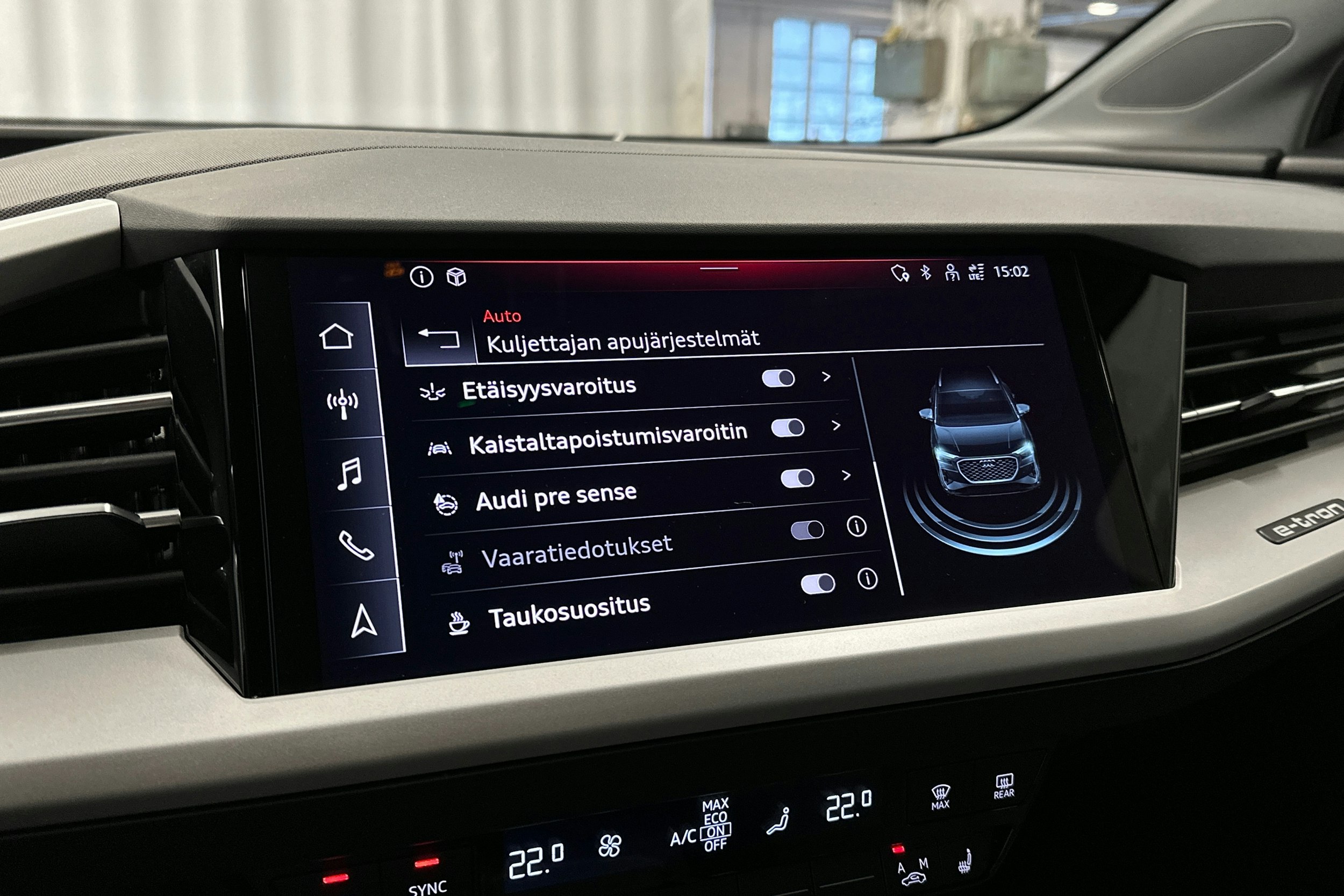 harmaa Audi Q4 e-tron 2022 kuva 19.