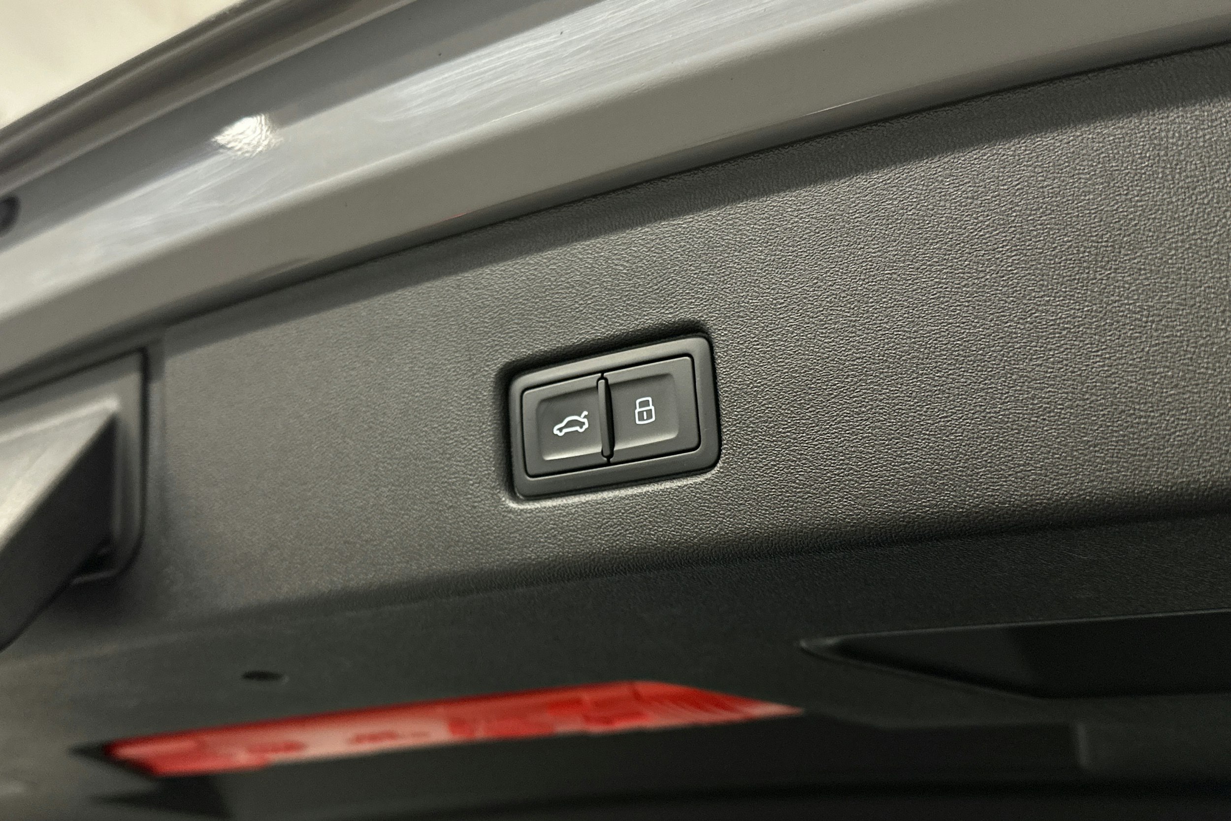 harmaa Audi Q4 e-tron 2022 kuva 24.