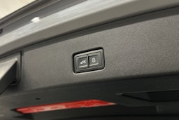 harmaa Audi Q4 e-tron 2022 kuva 24.