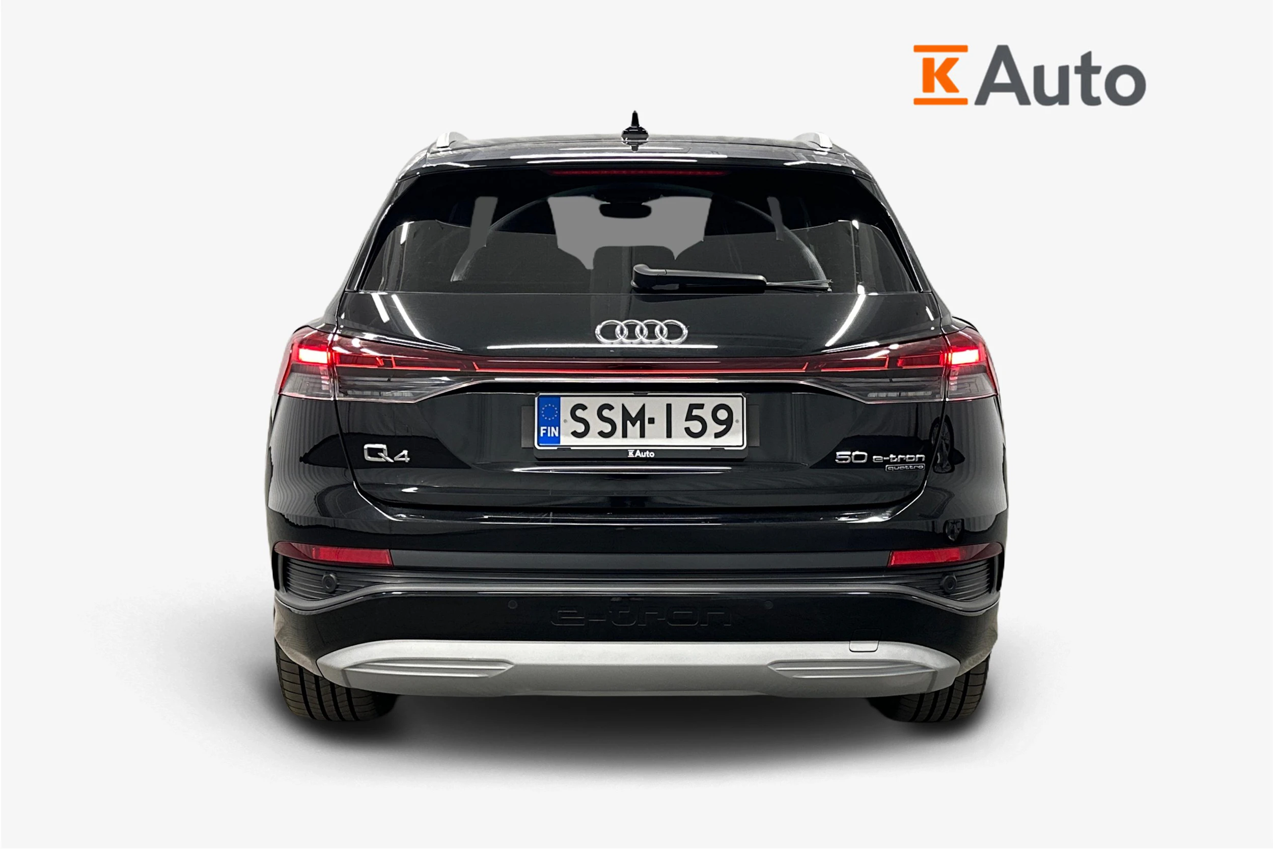 musta Audi Q4 e-tron 2022 kuva 3.