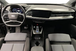 musta Audi Q4 e-tron 2022 kuva 7.