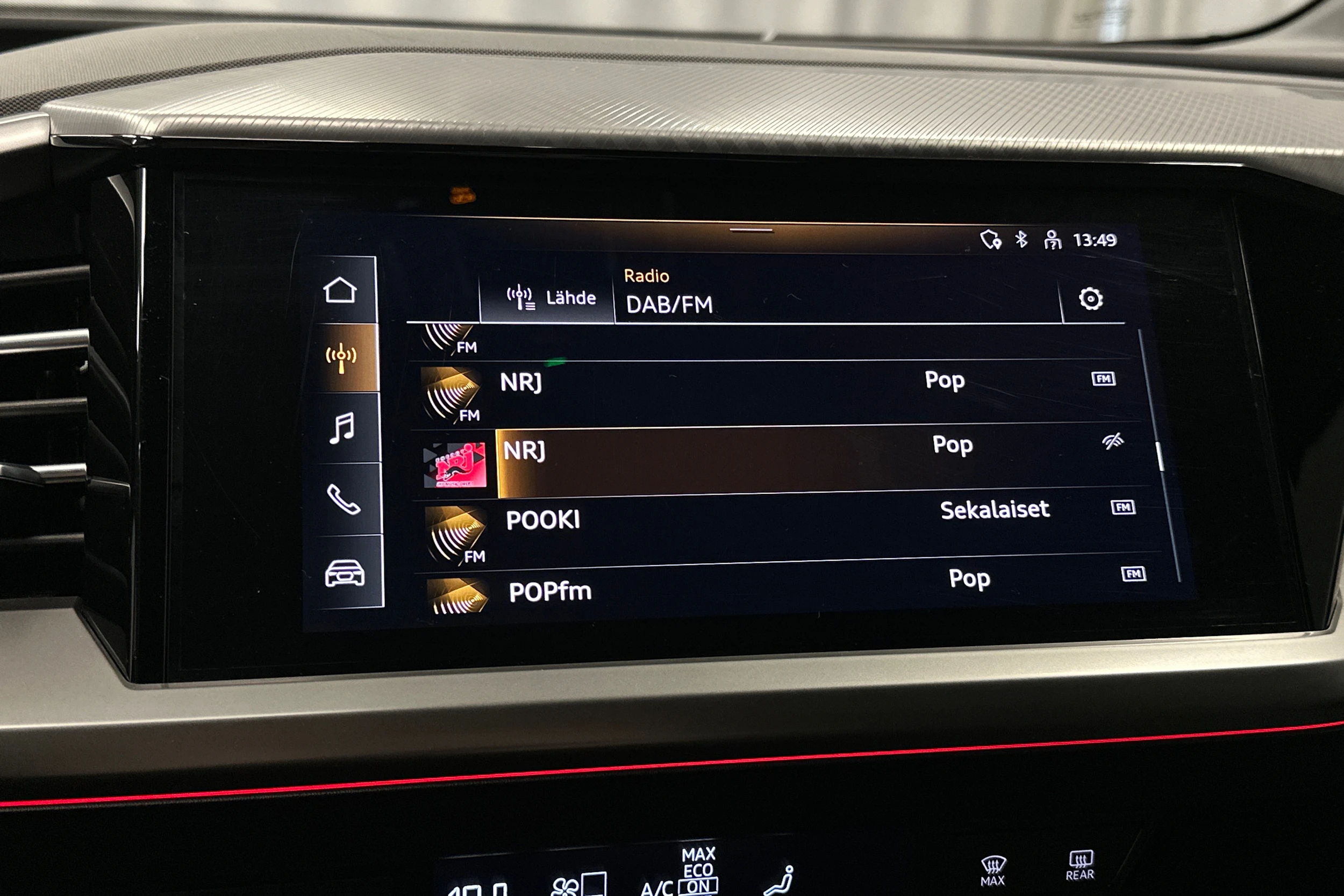 musta Audi Q4 e-tron 2022 kuva 19.