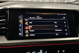 musta Audi Q4 e-tron 2022 kuva 19.