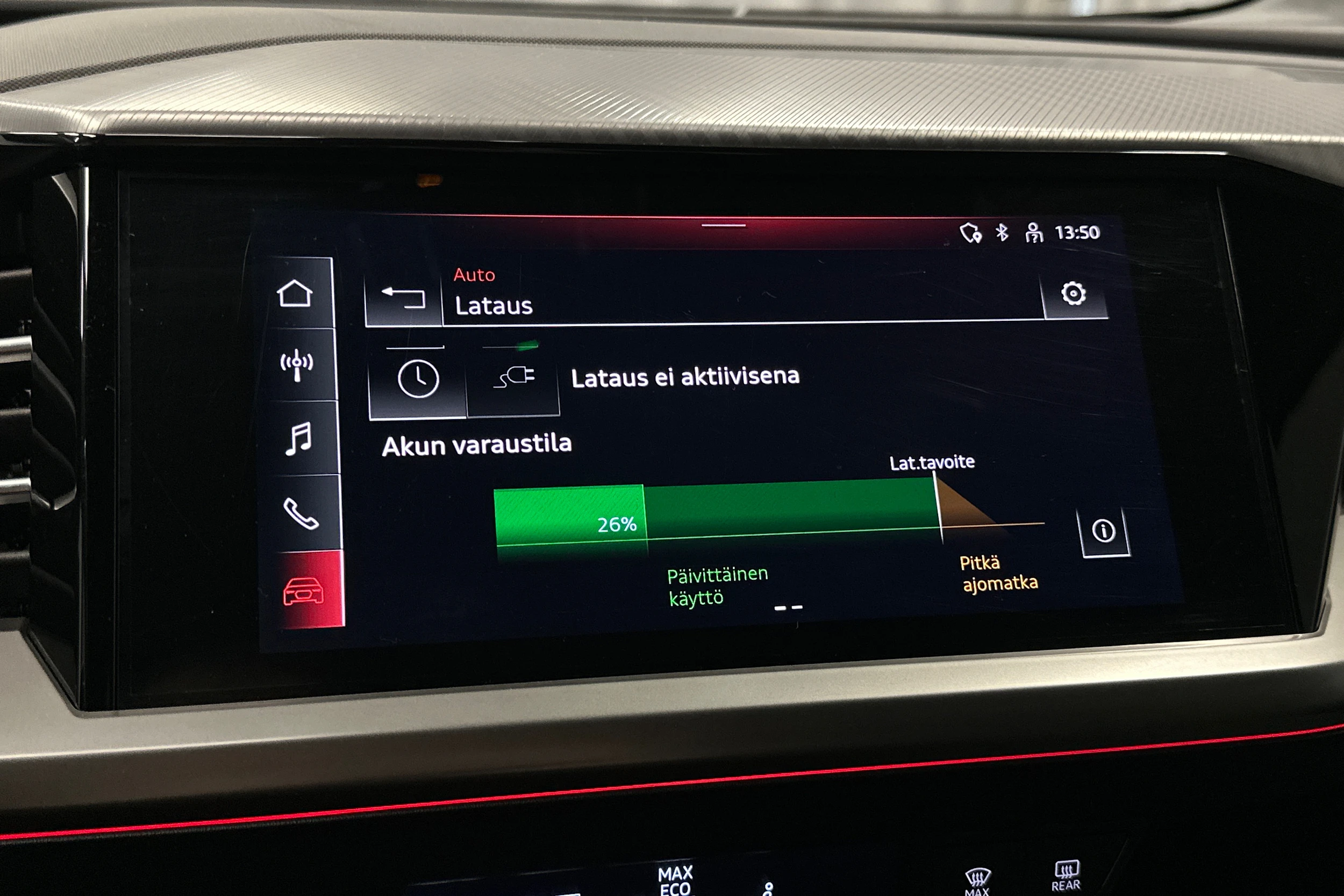 musta Audi Q4 e-tron 2022 kuva 24.