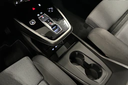 musta Audi Q4 e-tron 2022 kuva 29.