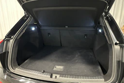 musta Audi Q4 e-tron 2022 kuva 30.