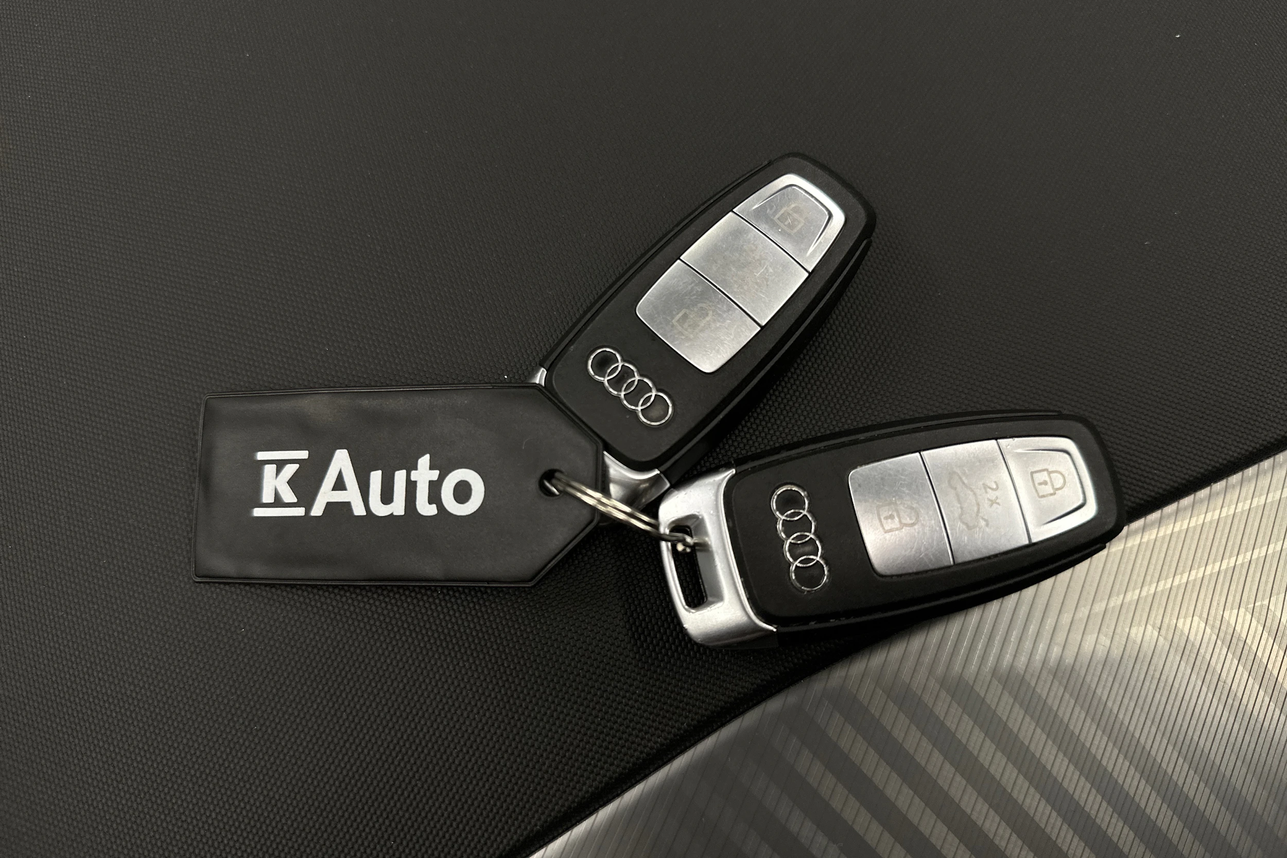 musta Audi Q4 e-tron 2022 kuva 33.