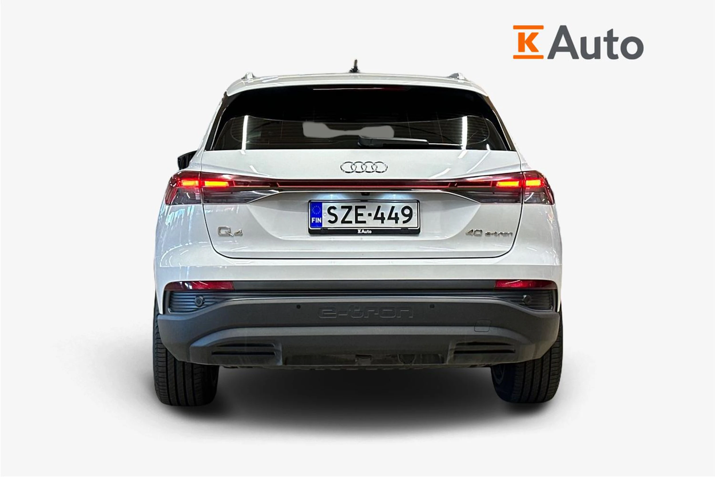 met. valkoinen Audi Q4 e-tron 2022 kuva 3.