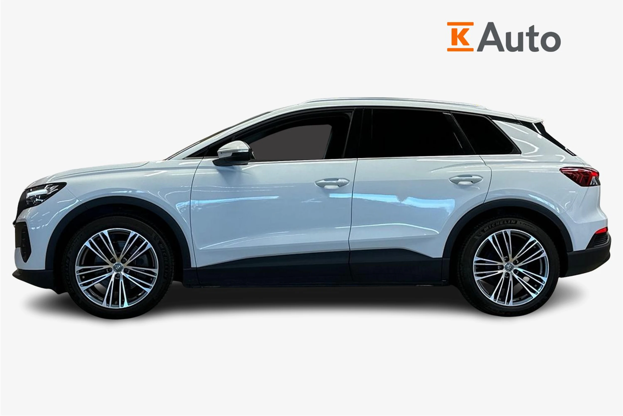 met. valkoinen Audi Q4 e-tron 2022 kuva 5.