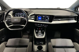 met. valkoinen Audi Q4 e-tron 2022 kuva 7.