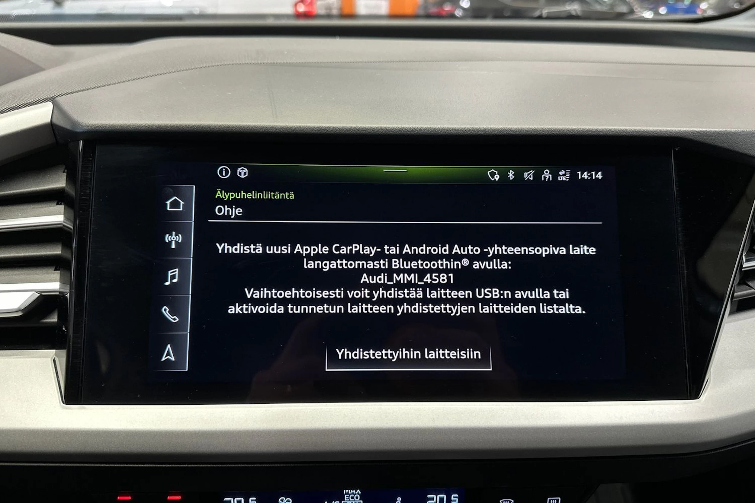 met. valkoinen Audi Q4 e-tron 2022 kuva 15.