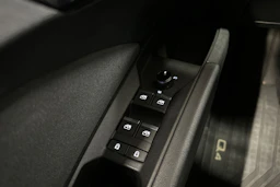 met. valkoinen Audi Q4 e-tron 2022 kuva 23.