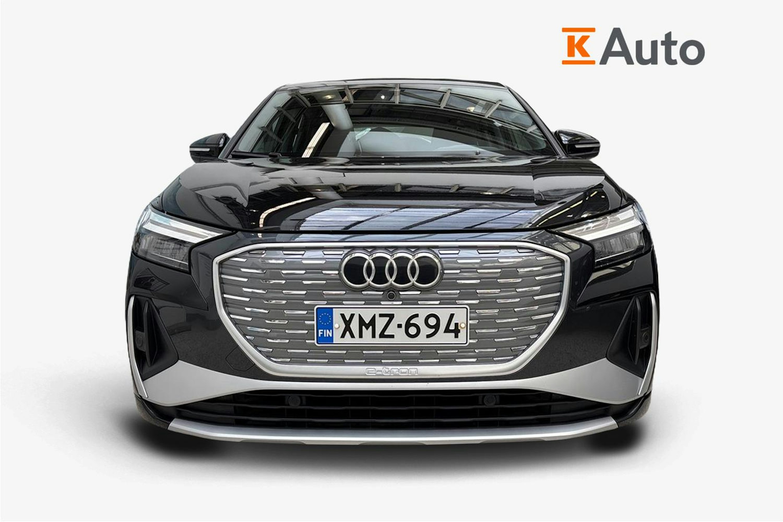 musta Audi Q4 e-tron 2022 kuva 5.