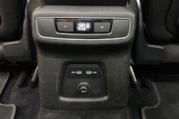musta Audi Q4 e-tron 2022 kuva 17.