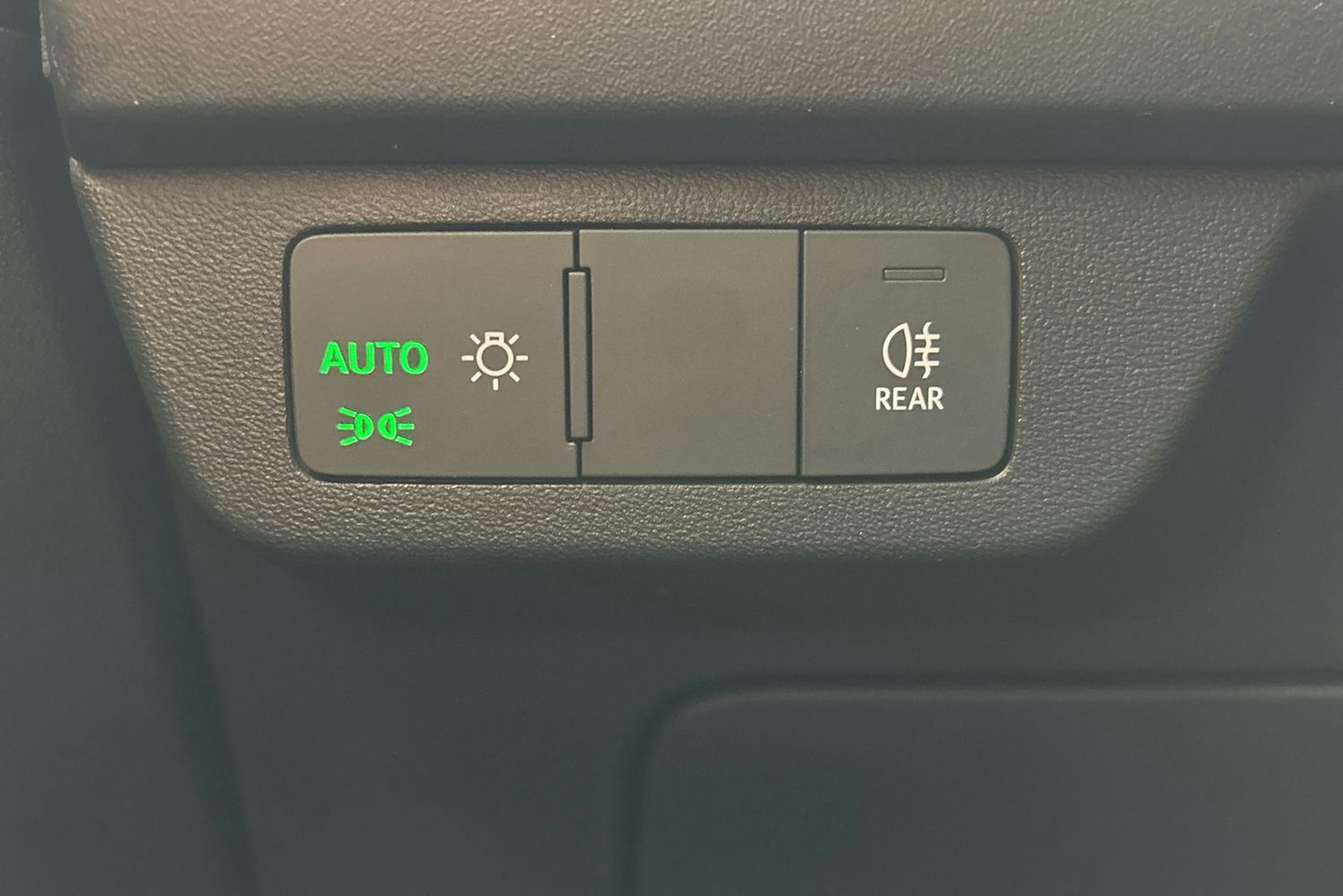musta Audi Q4 e-tron 2022 kuva 18.