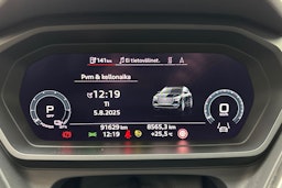musta Audi Q4 e-tron 2022 kuva 23.