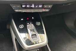 musta Audi Q4 e-tron 2022 kuva 29.