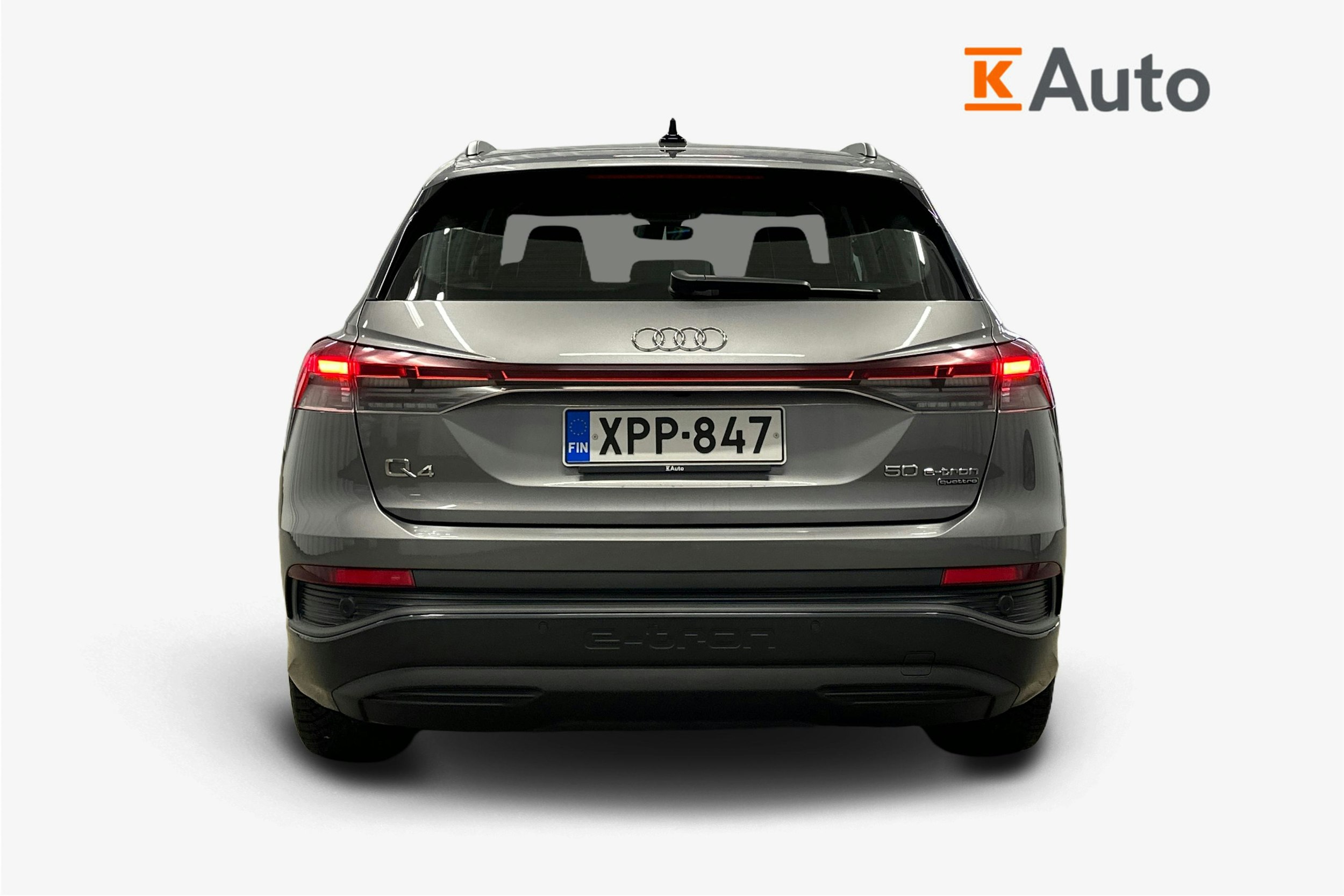 harmaa Audi Q4 e-tron 2022 kuva 3.